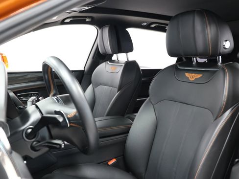 Used 2019 Bentley Bentayga image 15