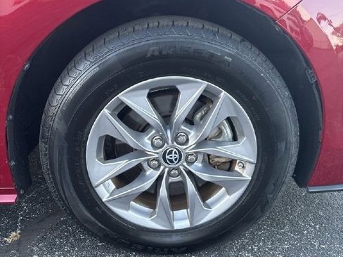 Used 2023 Toyota Sienna XLE image 10