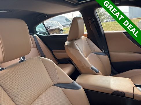 Used 2021 Lexus ES 300h w/ Premium Package image 11