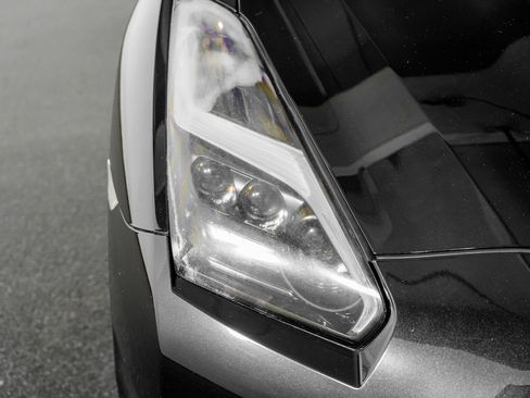 Used 2015 Nissan GT-R Black Edition image 22