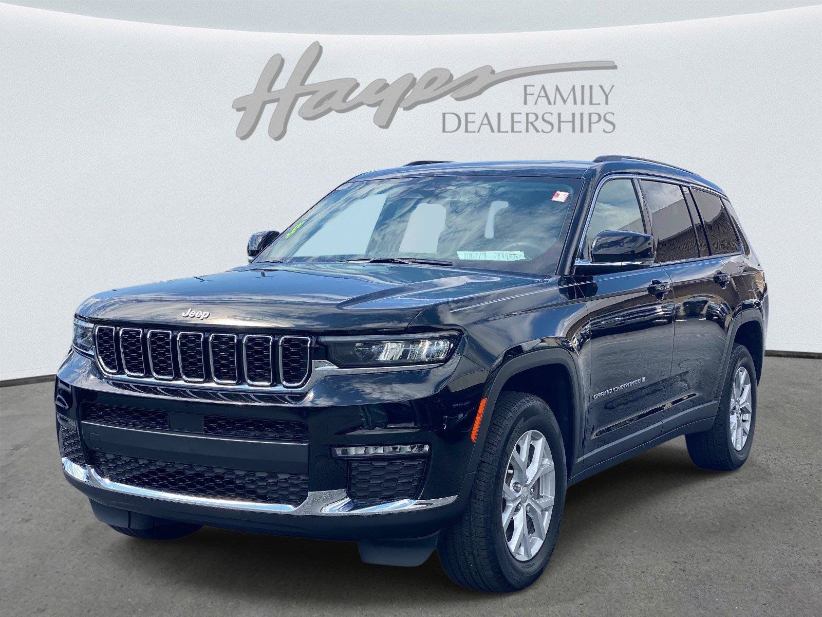 Used 2023 Jeep Grand Cherokee L Limited w/ Trailer Tow Group (B) RWD image 10
