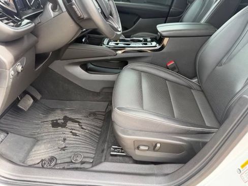 Used 2023 Buick Envision Essence FWD image 17