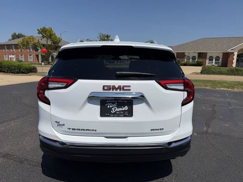 Used 2023 GMC Terrain SLT AWD/4WD image 5