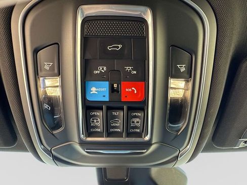 New 2026 Jeep Grand Cherokee Limited w/ Limited Altitude Package AWD/4WD image 31