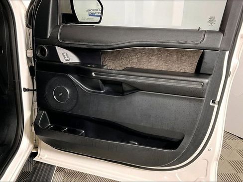 Certified 2018 Ford Expedition Limited w/ Driver Assistance Package RWD image 19