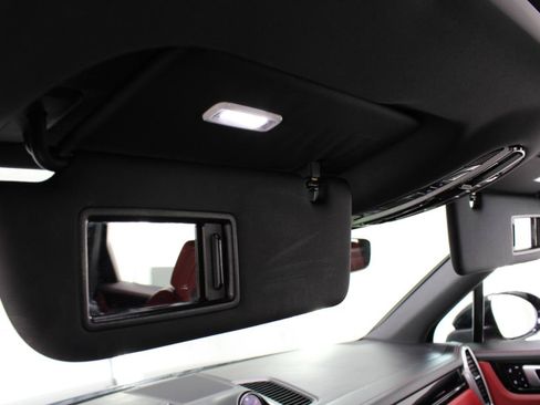 Used 2019 Porsche Cayenne AWD/4WD image 71