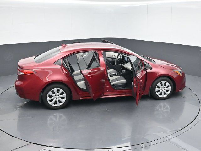 Used 2025 Toyota Corolla LE FWD image 56