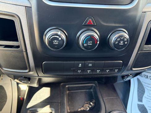 Used 2014 RAM 2500 ST image 28
