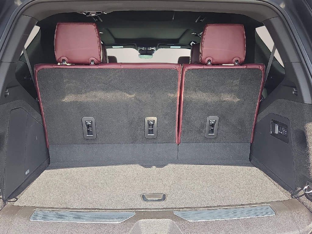 Used 2025 Cadillac Escalade Sport AWD/4WD image 13