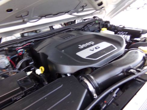 Used 2014 Jeep Wrangler Sport AWD/4WD image 26