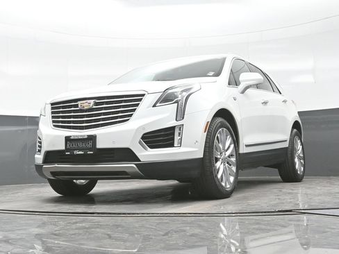 Used 2017 Cadillac XT5 Platinum w/ Driver Assist Package AWD/4WD image 20
