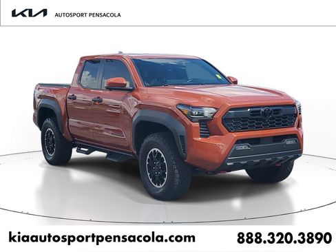 Used 2025 Toyota Tacoma TRD Off-Road w/ TRD Off Road Premium Package AWD/4WD image 1