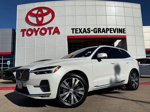 Used 2022 Volvo XC60 B5 Inscription w/ Advanced Package image 2