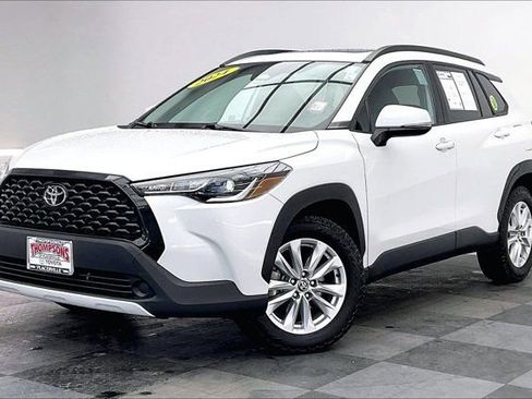 Used 2024 Toyota Corolla Cross LE w/ Moonroof Package image 12