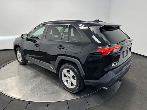 Used 2021 Toyota RAV4 XLE AWD/4WD image 5