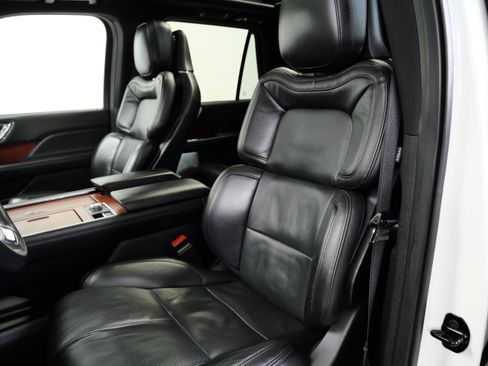 Used 2021 Lincoln Navigator Reserve w/ Luxury Package AWD/4WD image 14