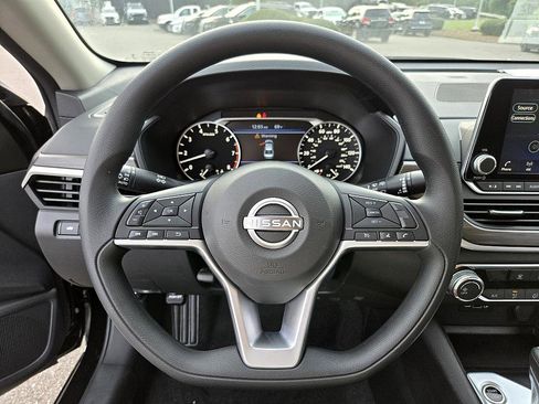 New 2025 Nissan Altima 2.5 SV image 15