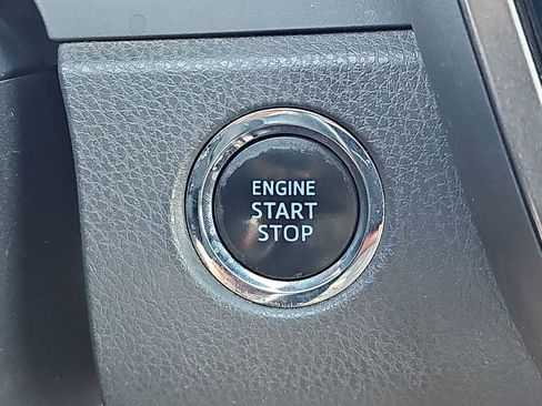 Used 2018 Toyota Camry XSE image 16