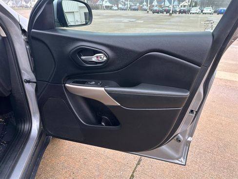 Used 2017 Jeep Cherokee High Altitude image 20