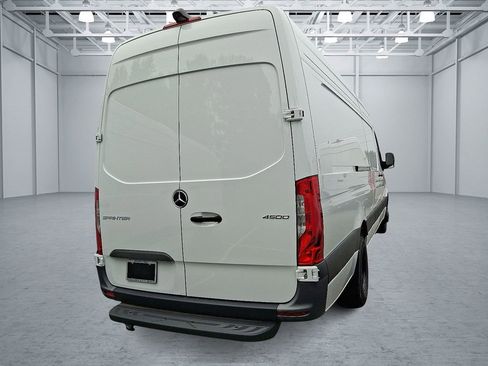 New 2025 Mercedes-Benz Sprinter 4500 image 3