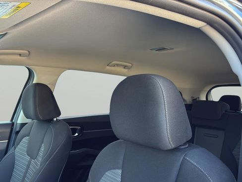 Used 2021 Kia Sorento LX image 15