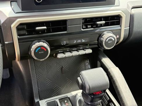 Used 2025 Toyota Tacoma TRD Off-Road AWD/4WD image 19