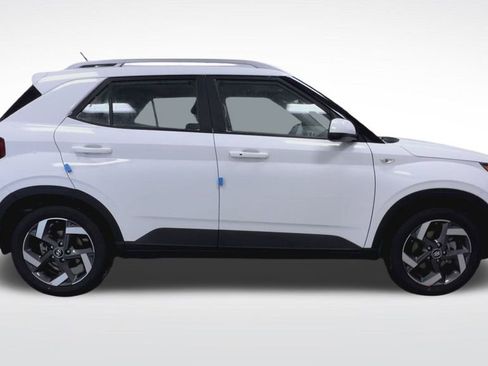 New 2026 Hyundai Venue SEL FWD image 22