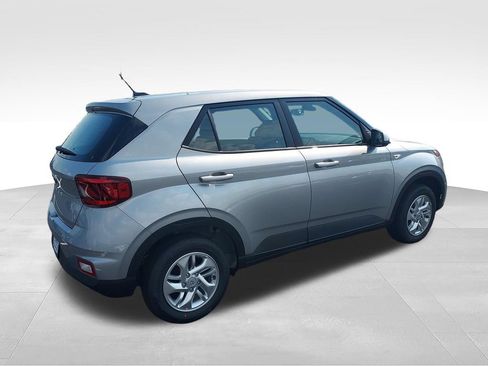New 2026 Hyundai Venue SE FWD image 5