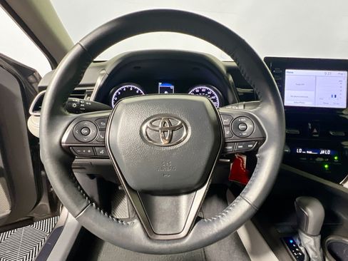 Used 2024 Toyota Camry SE FWD image 17