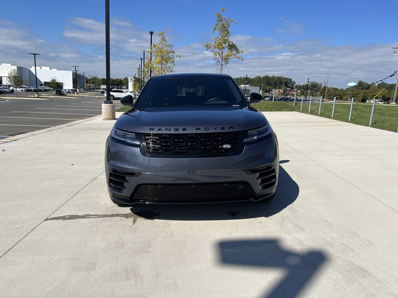 Used 2024 Land Rover Range Rover Velar Dynamic SE AWD/4WD image 3
