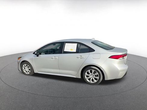 Used 2025 Toyota Corolla LE image 9