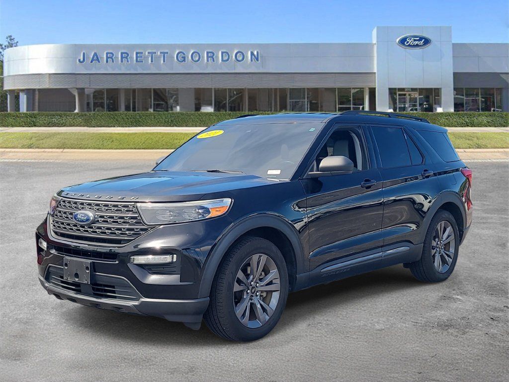 Used 2021 Ford Explorer XLT w/ Equipment Group 202A RWD image 2