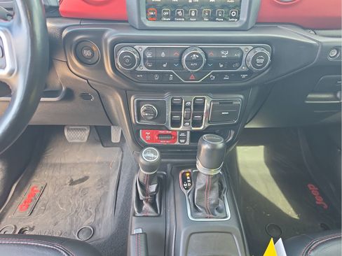 Used 2020 Jeep Gladiator Rubicon AWD/4WD image 13