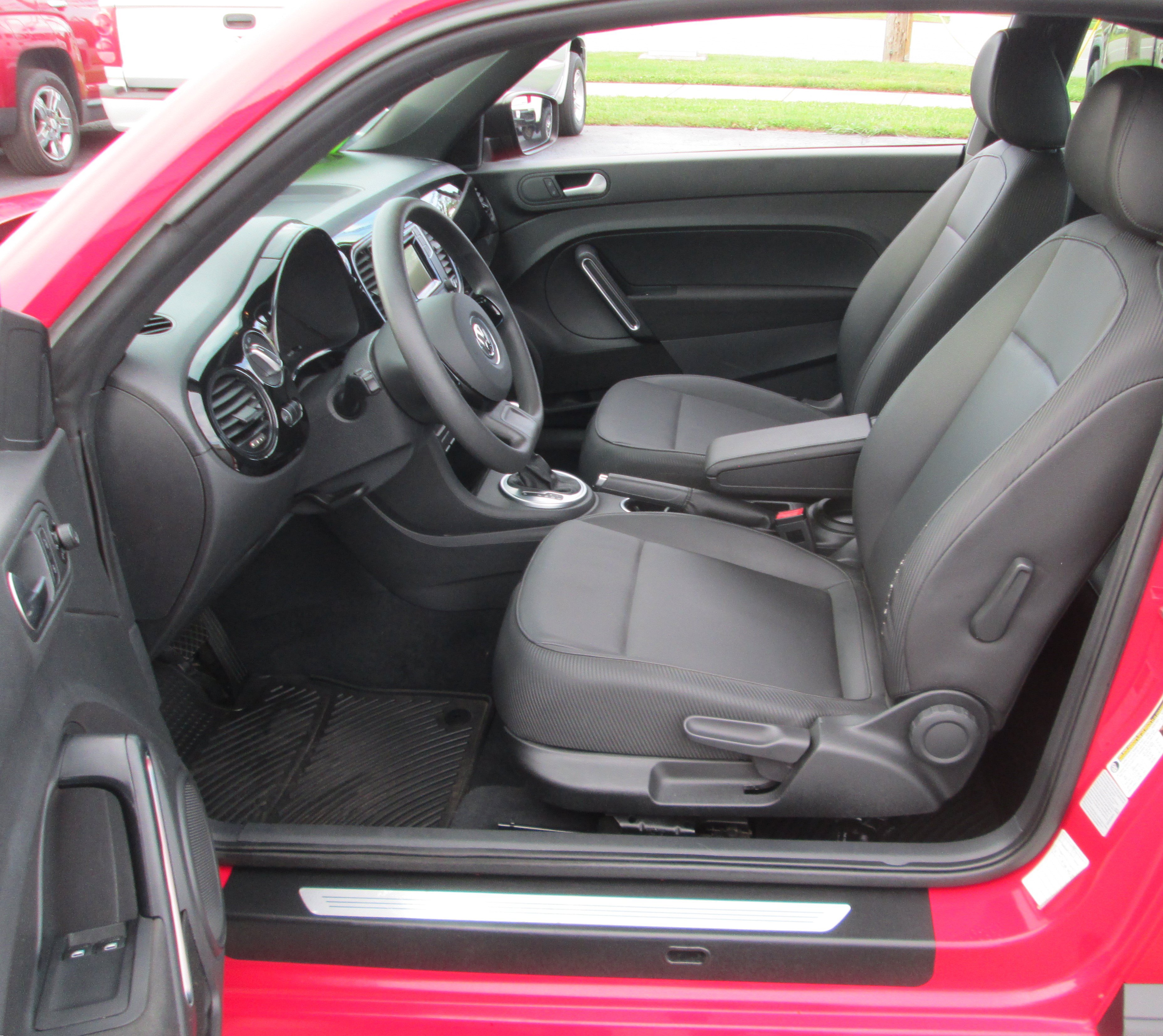 Used 2016 Volkswagen Beetle 1.8T S FWD image 11