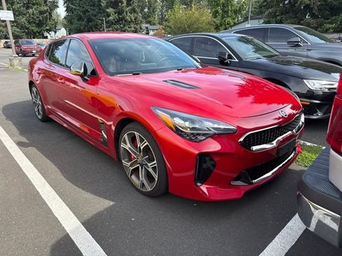 Used 2018 Kia Stinger GT RWD image 2