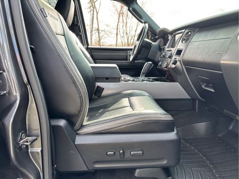 Used 2017 Ford Expedition EL Platinum image 27