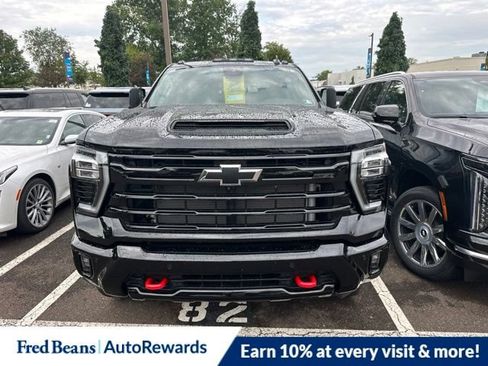 Used 2025 Chevrolet Silverado 2500 LT w/ Trail Boss Package AWD/4WD image 2