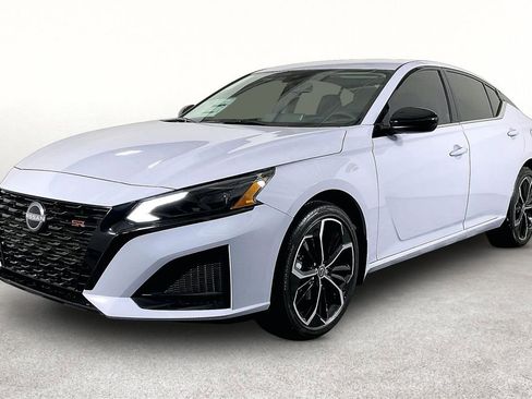 New 2026 Nissan Altima 2.5 SR AWD/4WD image 4