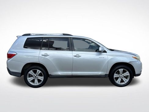 Used 2012 Toyota Highlander Limited w/ Tow Pkg FWD image 5