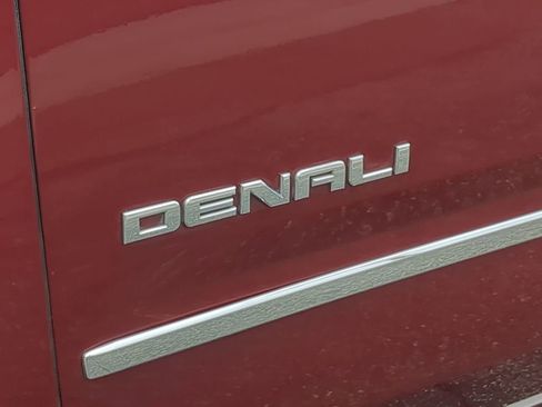 Used 2017 GMC Yukon XL Denali w/ Open Road Package AWD/4WD image 36