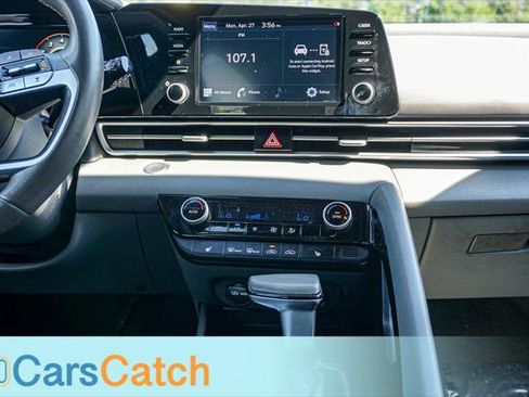 Used 2022 Hyundai Elantra SEL w/ Convenience Package FWD image 23