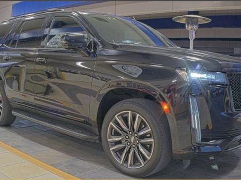 Used 2023 Cadillac Escalade Sport image 2