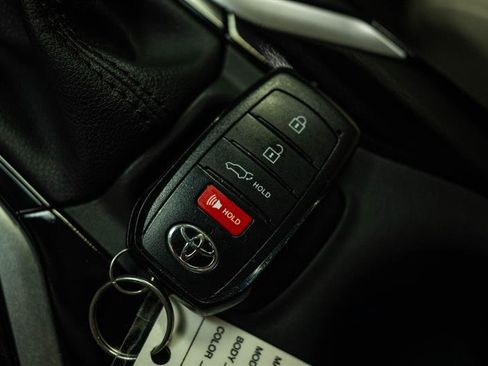 Used 2022 Toyota Corolla Cross XLE w/ Convenience Package AWD/4WD image 24