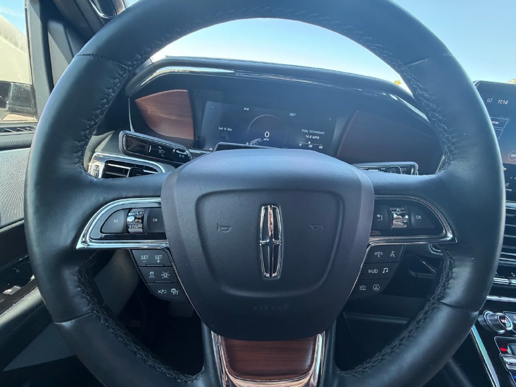 Used 2023 Lincoln Navigator Reserve AWD/4WD image 13