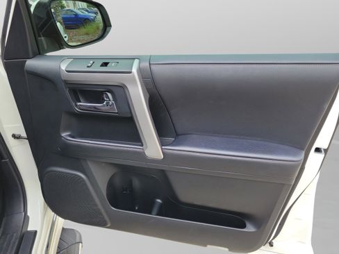 Certified 2023 Toyota 4Runner Limited AWD/4WD image 9
