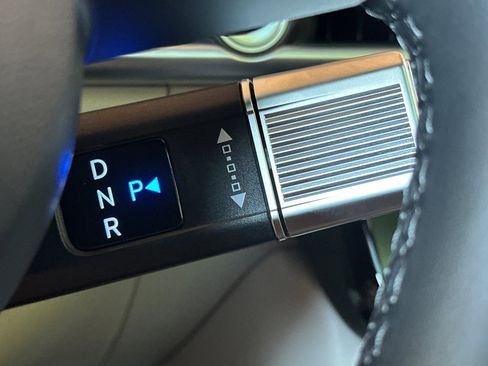 Used 2025 Hyundai Tucson Limited image 24