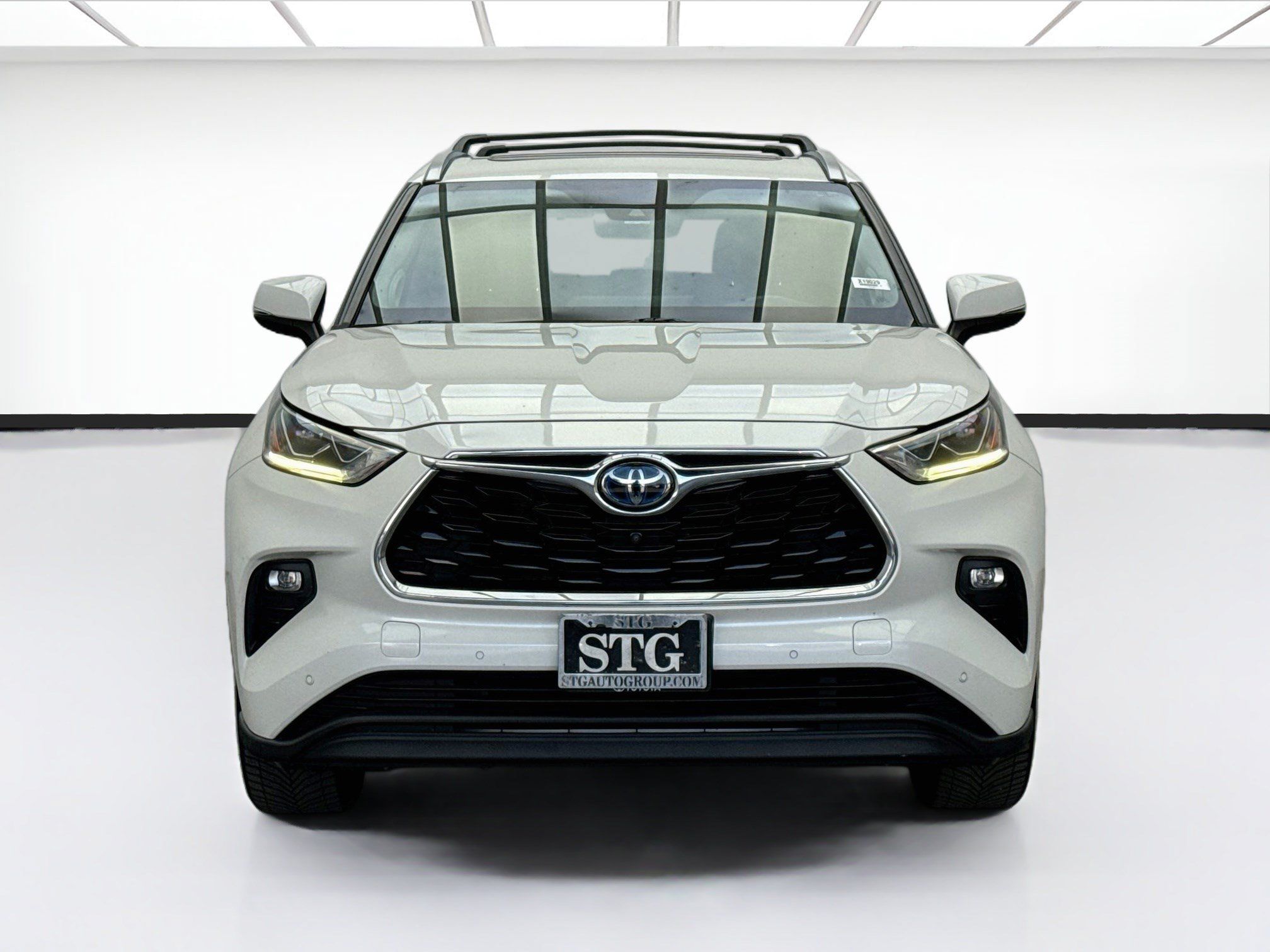 Used 2021 Toyota Highlander Limited AWD/4WD image 2