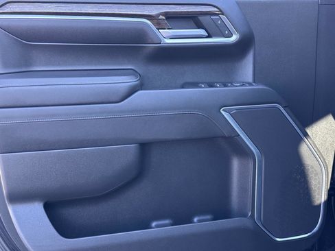 Used 2022 GMC Sierra 1500 Elevation image 16