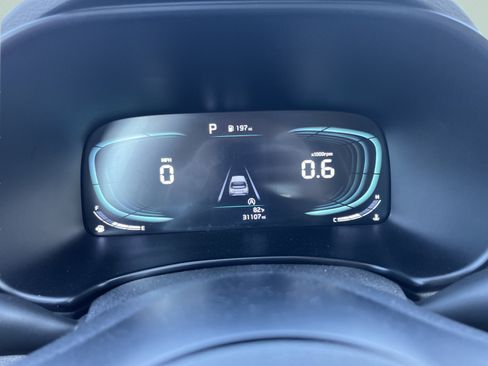 Used 2025 Kia Soul LX w/ LX Technology Package FWD image 18