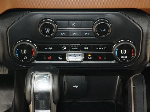 Used 2024 Ford Bronco Outer Banks AWD/4WD image 15